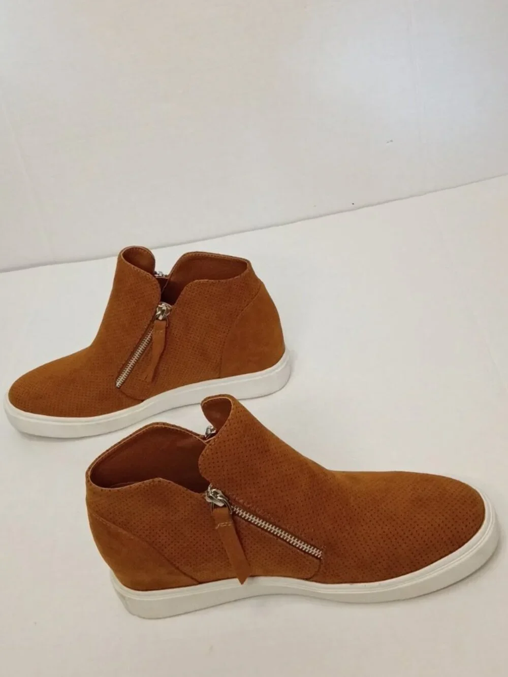 JustFab Kayden Camel Hidden Wedge Sneaker Booties Size Women's US 8.5